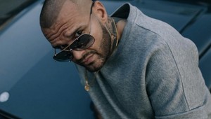 Rytmus má nové tetovanie. Krk mu zdobí tvár ženy, ale Dara to nie je...