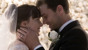 Oficiálny klip k titulnej skladbe 50 odtieňov je na SVETE!