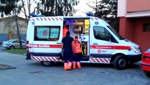 Erik (24) visel na balkóne nahý!