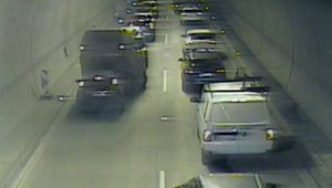 Reťazová nehoda paralyzovala hlavný ťah do Bratislavy. Tvorili sa kilometrové kolóny