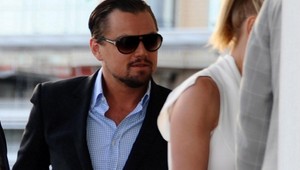 Zanevrel na blondínky? DiCaprio prichytený s brunetkou!