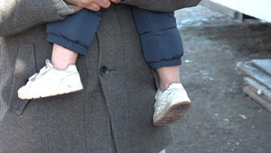 Matka vo väzení, otec musel opustiť prácu a rodina zostala bez istoty