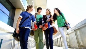 Európsky diplom je pre študentov z krajín mimo EÚ vstupenkou do západného sveta. Študujú aj na Slovensku