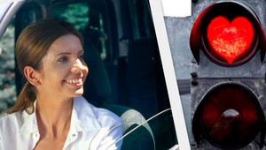 Semafor, ktorý nenas*rie! Autá zastavujú srdiečka