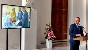 VIDEO z nemocničnej izby. Zeman podpísal zvolanie ustanovujúcej schôdze nového parlamentu