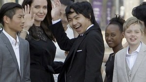 Angelina pokračuje v tvrdom boji o deti! Proti Bradovi sa na súde postavil aj jeho syn!