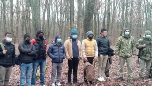 VIDEO: Zadržali nelegálnych migrantov z Nepálu. Pred cestou na Slovensko si objednali taxíky