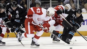 Tampa Bay a San Jose vstúpili víťazne do sérií