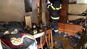 Alkohol a cigarety sa mu zrejme stali osudnými. Muž sa vo vlastnom dome udusil splodinami z horenia