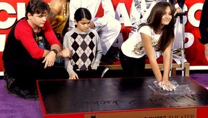 Deti Michaela Jacksona (†50) zvečnili otcove odtlačky