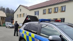 Opití členovia komisie a bitky. Pre takéto prípady polícia prijala viacero opatrení