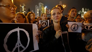 Desať rokov od teroru, ktorý zasiahol srdce Francúzska. Spomienka na 130 obetí a stovky zranených