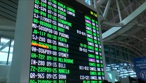 Pre koronavírus rušia lety a uzatvárajú letiská. Ako je to s preplácaním letenky, ak sa chcete dostať domov?