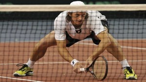 Polášek postúpil do štvrťfinále štvorhry vo Valencii