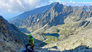 Tragédia v Tatrách: O život prišli dvaja turisti. Slovákovi sa stala osudnou padajúca skala