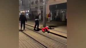 Polícia začala pre násilný incident na Obchodnej trestné stíhanie