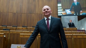 KDH a KÚ dohodli s koalíciou zmenu ústavy. Novelu odmietol František Mikloško