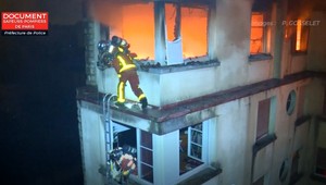 Obytný dom zachvátil obrovský požiar, vyžiadal si už najmenej 8 obetí