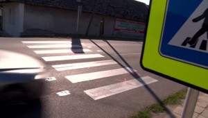 Nehoda na priechode pre chodcov. V kočíku bol len 3- mesačný chlapec