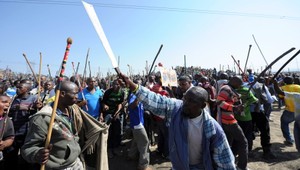 VIDEO: Masaker v JAR. Po streľbe polície do štrajkujúcich 34 mŕtvych!