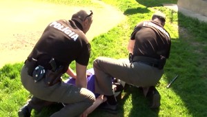 Muž sa vyhrážal na obecnom úrade starostovi. Tvrdil, že si podpísal rozsudok smrti