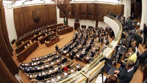 Do parlamentu by sa dostalo deväť strán, SMK predbehla Most-Híd