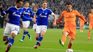 Real strelil Schalke šesť gólov, Chelsea s bodom z Istanbulu