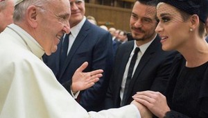 Dostali požehnanie?! Katy a Orlando sa stretli s pápežom
