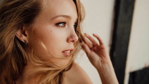 Zosvetlite si vlasy bez chémie: S týmito prírodnými tipmi zostanú zdravé a lesklé