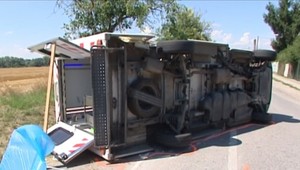 Nehoda sanitky s nákladiakom už má vinníka