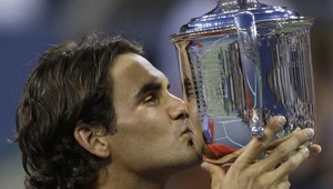 Federer naháňa Samprasa