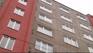 Bezdomovci vo vchodoch. Strpčujú nám život!