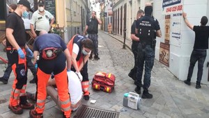 Krvavý víkendový výlet v Bratislave: Jeden Rakúšan skončil v nemocnici a druhý na polícii