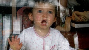 Maximka (2) dedko neustrážil, vypadol z 3. poschodia...