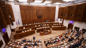 Kontroverzná zmena volebného moratória vyvolala vlnu kritiky. Výhrady má aj prezidentka Čaputová