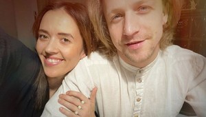 Manželka speváka Tomáša Klusa odhodila zábrany i oblečenie