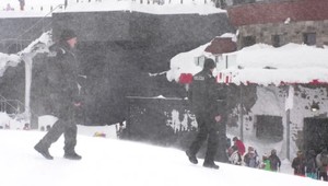 Pomáhať a chrániť aj na svahu. Policajti majú svoju stanicu na Chopku