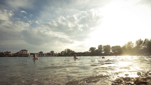 Vysoké teploty nekončia. SHMÚ vydal výstrahy