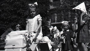 Unikátna výstava v Handlovej: Manželia menia staré kočíky na poklady