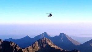 Horskí záchranári mali rušnú noc. Dvaja poľskí horolezci uviazli v Tatrách