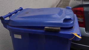 V boji proti skládkam obce pristupujú moderne. Napríklad v Senci využívajú QR kódy