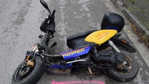 Skúter viedol iba 14-ročný chlapec. Na križovatke ale nedal prednosť