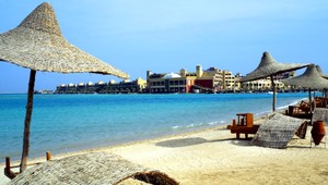 Dobodaná Češka na pláži v Hurghade zomrela