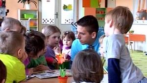 Učiteľ v materskej škole? Marek (22) miluje prácu s deťmi