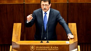 ONLINE: Predsedom parlamentu sa stal Pavol Paška