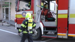 V Humennom zachraňovali hasiči z výťahu rodinu s malým chlapčekom