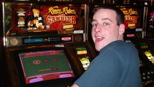 Po 20 hodinách hrania mu znehybnela polovica tela. Odviezla ho sanitka