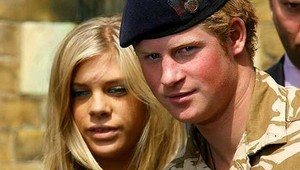 Princ Harry a Chelsy Davy sú opäť spolu