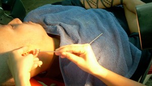 Každý piaty dospelý dnes zápasí so stratou sluchu, naznačuje prieskum