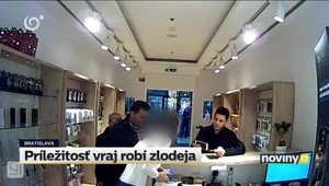 VIDEO: V obchodnom centre kradli traja zlodeji, polícia prosí o pomoc